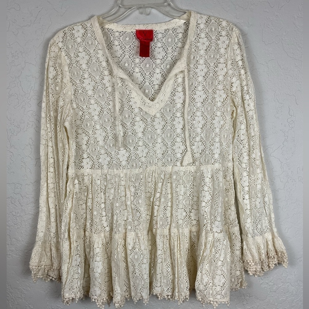 V Cristina Cream Lace Top Lace Dramatic Hem V Neck Size Small